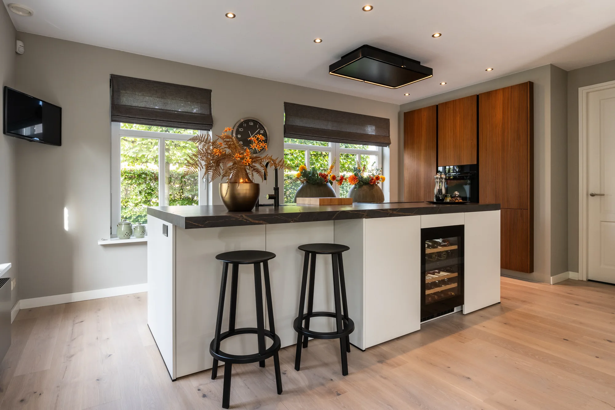 Warm hout en verfijnde lijnen in Hellevoetsluis